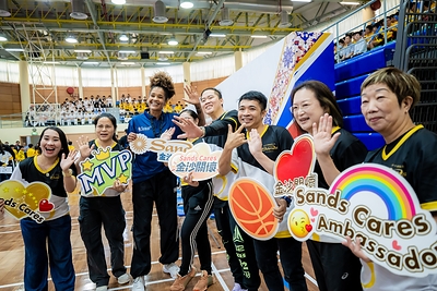 “NBA关怀行动 × 金沙关怀篮球公益周2026”第三日活动“校园日”汇聚NBA传奇球星及教练、NBA管理层、澳门粤华中学及鲍思高粤华小学师生,以及金沙中国管理层及金沙中国关怀大使等约600人参与。 “NBA关怀行动 × 金沙关怀篮球公益周2026”第三日活动“校园日”汇聚NBA传奇球星及教练、NBA管理层、澳门粤华中学及鲍思高粤华小学师生,以及金沙中国管理层及金沙中国关怀大使等约600人参与。